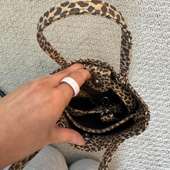 Brown And Tan Cheetah Print - Picture 3 of 4